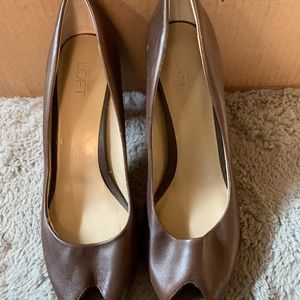 Ann Taylor Loft peep toe brown leather heels size 8.5m